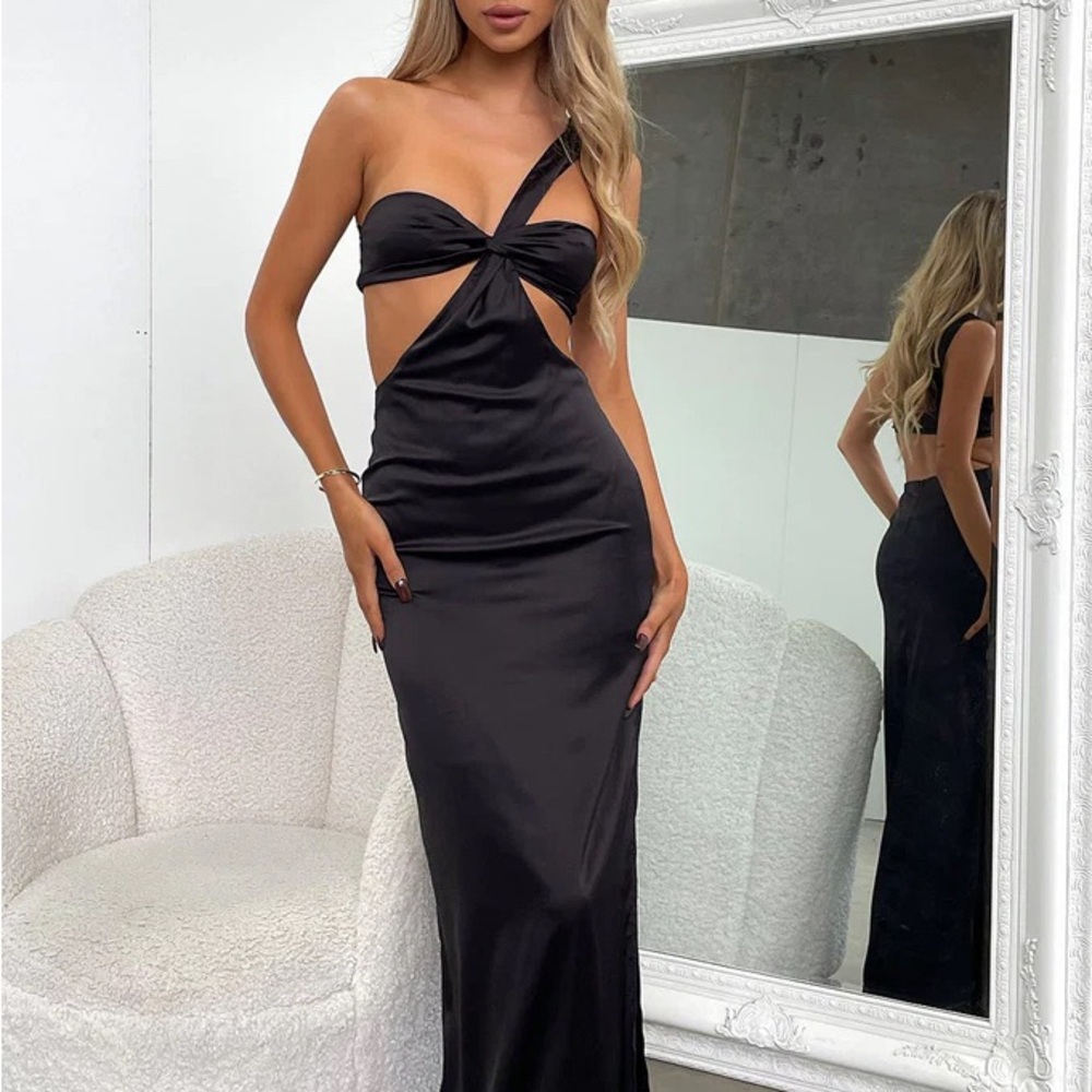 That so fetch- Alexia one shoulder maxi dress